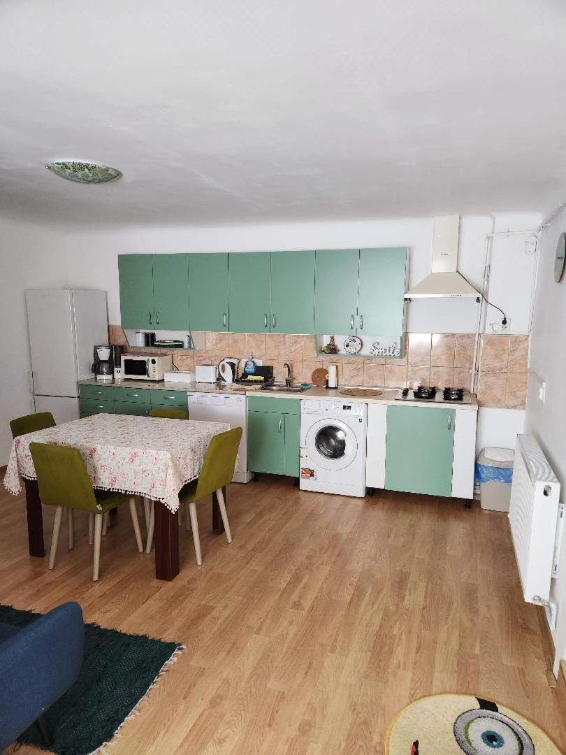 Smile Apartments Сігішоара Екстер'єр фото